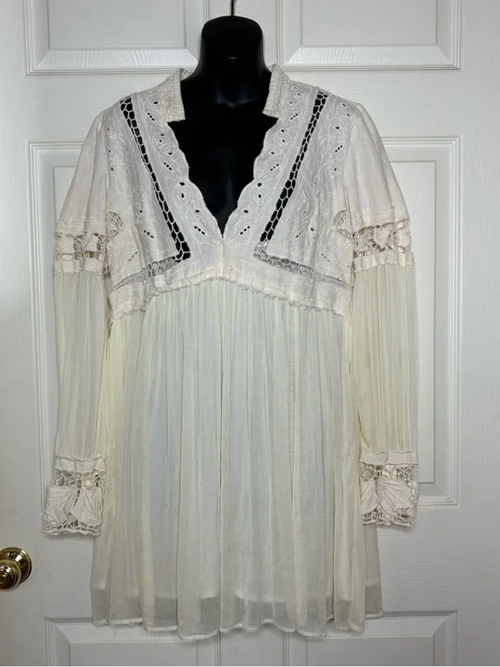 Free People dreamland cutwork mini dress size 10 - Picture 3 of 15